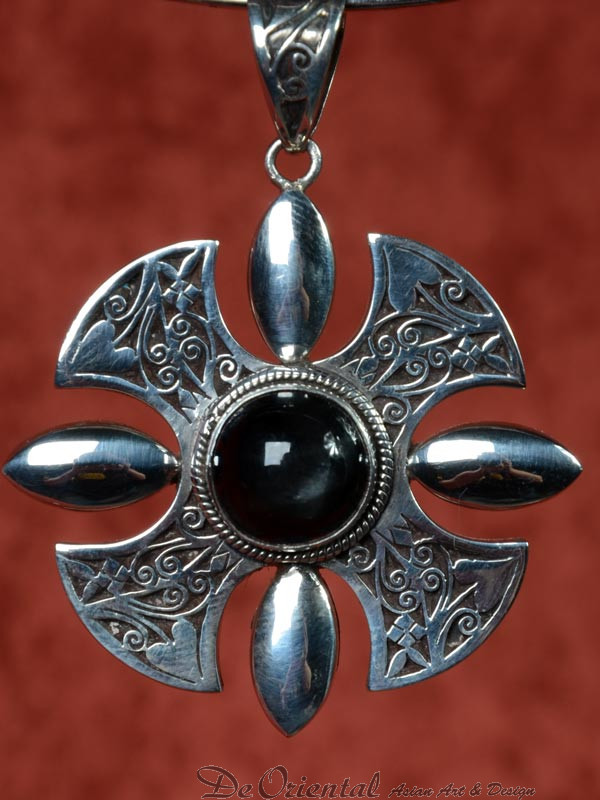 toevoegen aan wildernis voorkomen Zilveren hanger van een Keltisch kruis (Celtic Cross) met rookkwarts steen.  | De Oriental